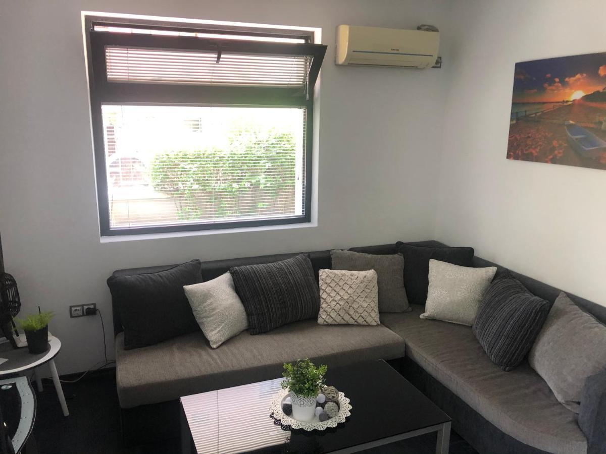 Sarafovo Beach Apartment Mit Terrasse Burgas Exteriör bild